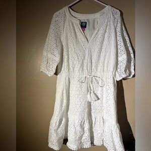 NWOT Vince Camuto dress
Size 14 in White